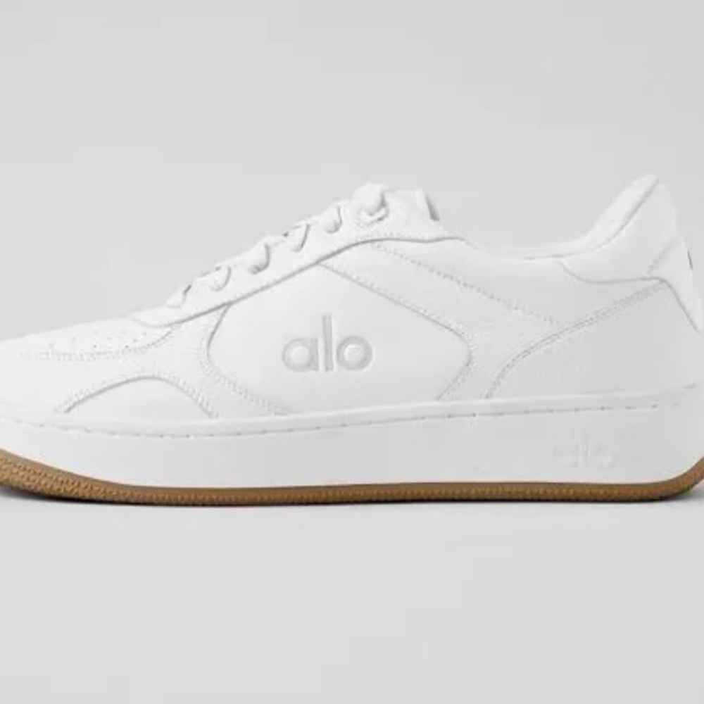 EC sz 8 recovery mode sneaker in white/gum